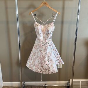 Formal Mini Dress! Light pink with gold embellishments WITH POCKETS! Size US9/10